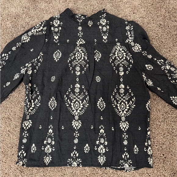 Boho Floral Long Sleeve in Black - Picture 7 of 8